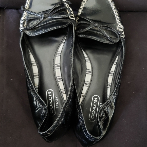 Coach Junie Black Patent Leather Flats Size 6 - Picture 6 of 10